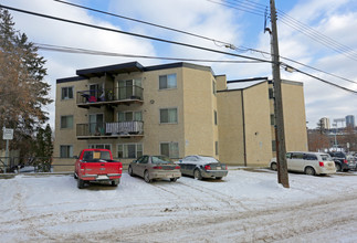 Bellamy Hill Apartments in Edmonton, AB - Building Photo - Building Photo