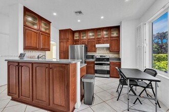 16226 Opal Creek Dr in Weston, FL - Building Photo - Building Photo