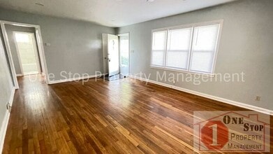 12805 8th St in Grandview, MO - Foto de edificio - Building Photo