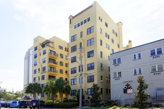 Flori de Leon in St. Petersburg, FL - Building Photo - Building Photo