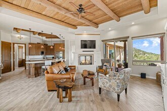 8 E Longview Dr in Santa Fe, NM - Building Photo - Building Photo