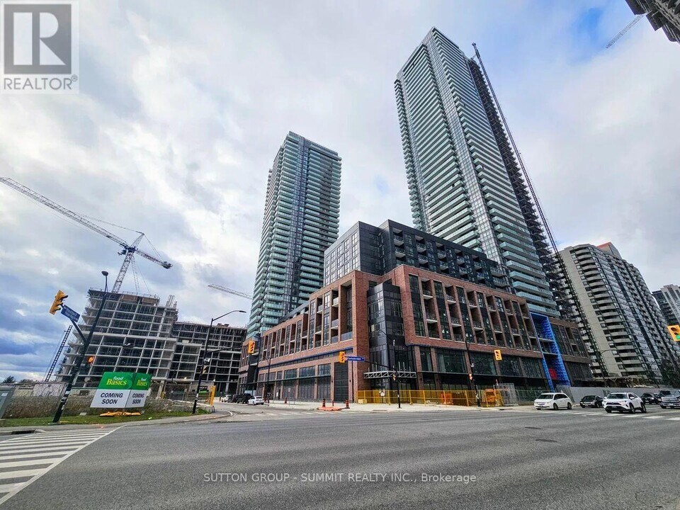 430-430 Square One Dr in Mississauga, ON - Building Photo