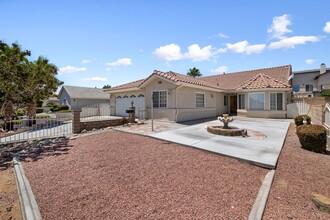 13200 Alta Vista Dr in Victorville, CA - Building Photo - Building Photo