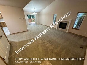 9420 Fairhill Dr NE in Lacey, WA - Building Photo - Building Photo