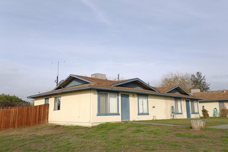 Beardsley Apartments in Bakersfield, CA - Building Photo - Building Photo