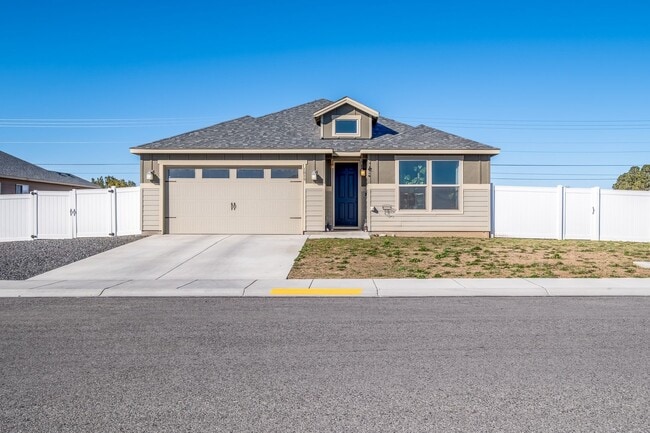 property at 1019 Hilltop Ave NE