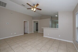 15110 Deer Meadow Dr in Lutz, FL - Building Photo - Building Photo