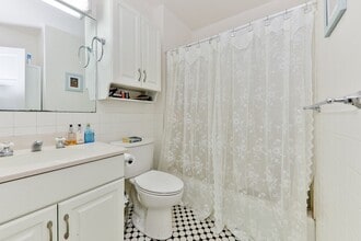 17 Bay State Rd, Unit 11D in Boston, MA - Building Photo - Building Photo