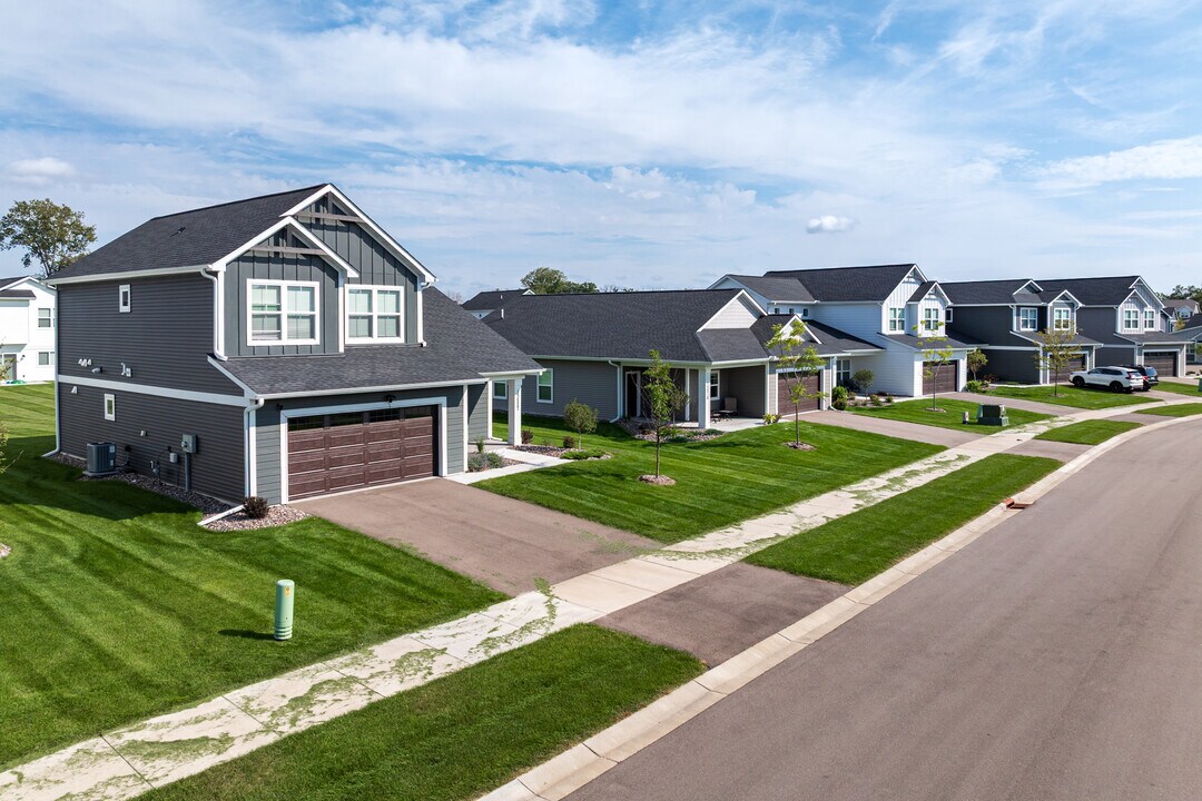 The Enclave at Lexington Waters in Blaine, MN - Building Photo