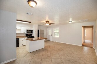 9625 Catlett Ln in La Porte, TX - Building Photo - Building Photo