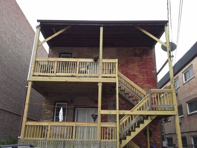 1516 W Farwell Ave, Unit G in Chicago, IL - Foto de edificio - Building Photo