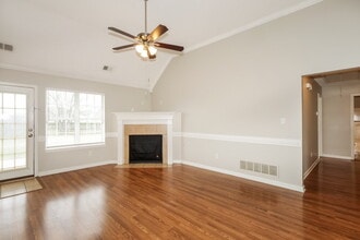 8359 Olivia Ln in Southaven, MS - Foto de edificio - Building Photo