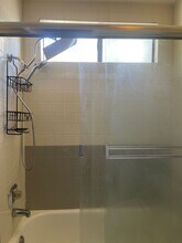 1940 Highland Ave in Los Angeles, CA - Foto de edificio - Building Photo