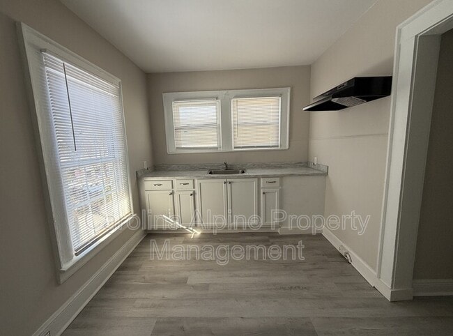 property at 1621 N Hamilton St