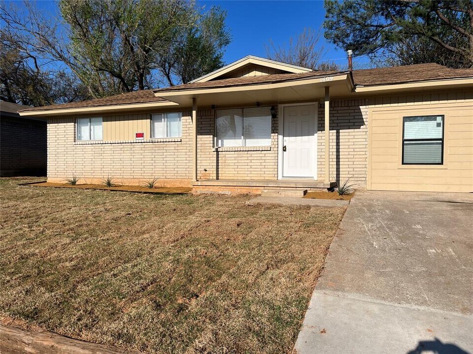 1409 Mcdonald Dr in Midwest City, OK - Building Photo