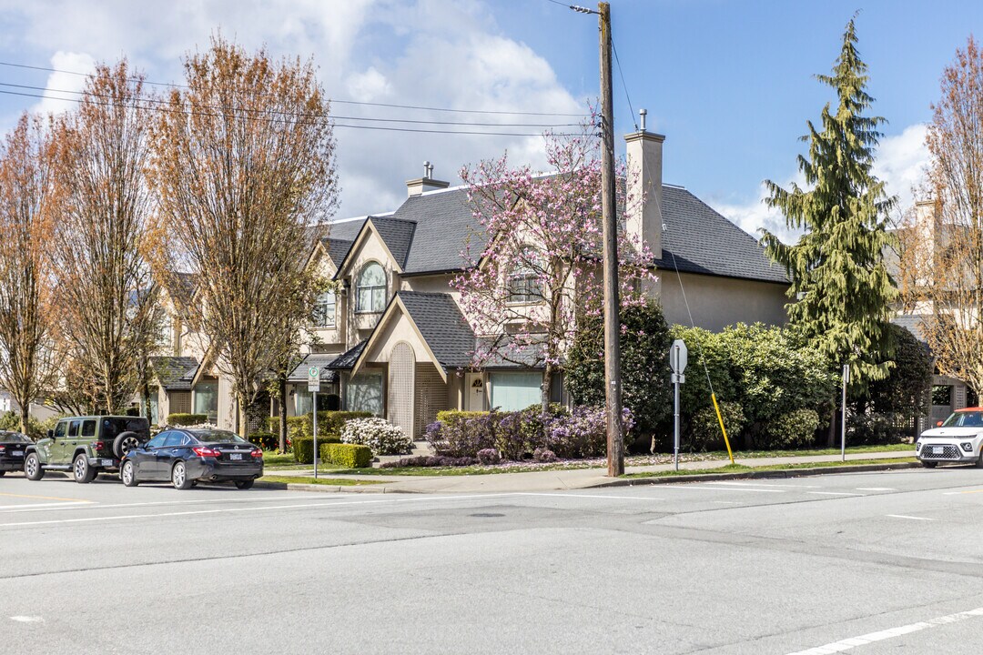 1701 Chesterfield Av in North Vancouver, BC - Building Photo