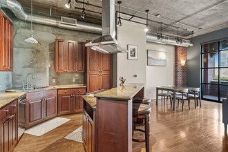 505 Bastrop St, Unit 402 in Houston, TX - Building Photo - Building Photo