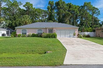 3620 Candia Ave in North Port, FL - Foto de edificio - Building Photo
