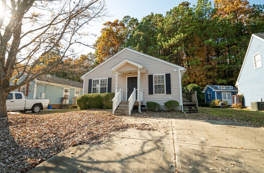 2618 Lexington St in Durham, NC - Building Photo