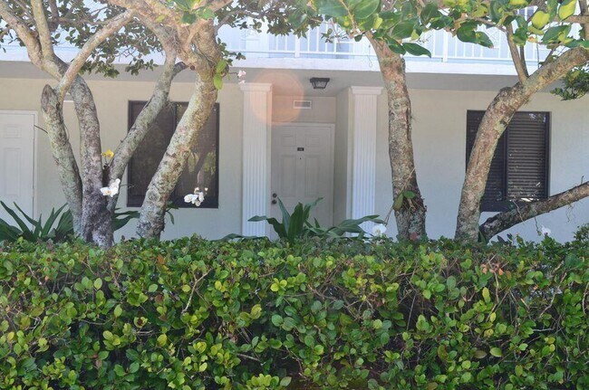 2721 Village Blvd in West Palm Beach, FL - Building Photo - Building Photo