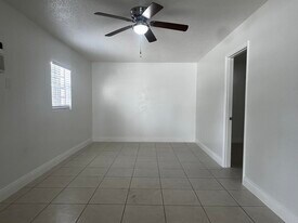 3874 7th Ave N in Lake Worth Beach, FL - Building Photo