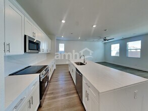 10450 Bar Hbr St in Las Vegas, NV - Building Photo - Building Photo