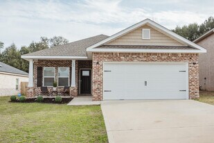 105 Sago Palm Wy in Crestview, FL - Building Photo
