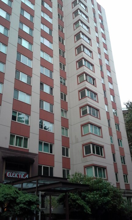 1400 Hubbell Pl in Seattle, WA - Building Photo
