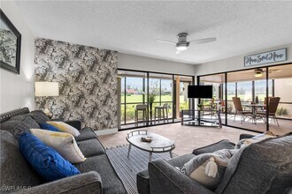 14790 Eagle Ridge Dr, Unit 103 in Ft. Myers, FL - Building Photo - Building Photo