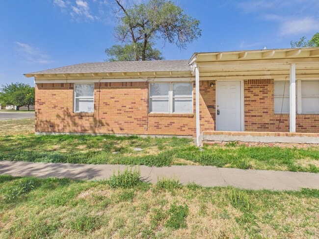 property at 3010 Westhaven Dr