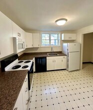 165 Thoreau St, Unit Thoreau Gardens in Concord, MA - Foto de edificio - Building Photo