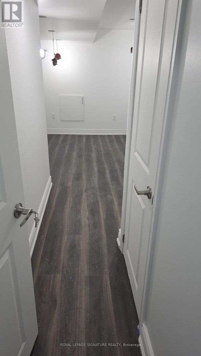 28 Bagnell Cr in Bowmanville, ON - Building Photo - Building Photo