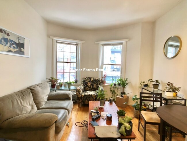 32 S Huntington Ave, Unit 2