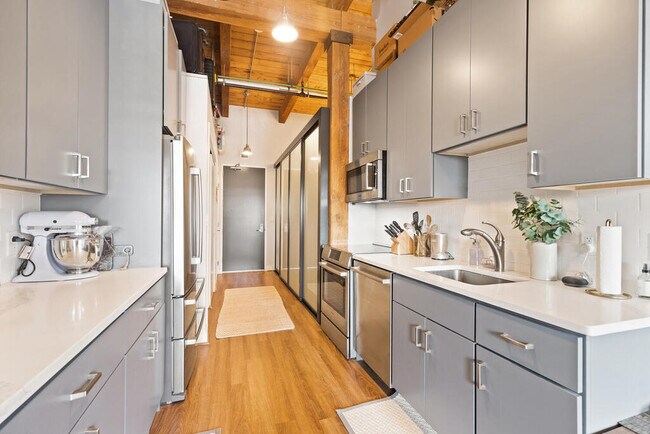 50 Melcher St in Boston, MA - Foto de edificio - Building Photo