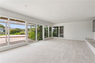 2727 Island View Dr in Newport Beach, CA - Building Photo - Building Photo