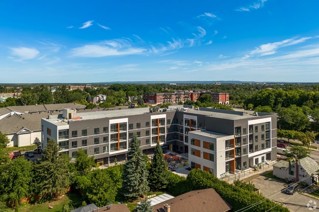 property at 1370 Stittsville Main St