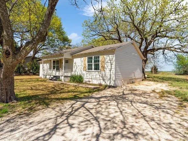 property at 303 S Bois D Arc St