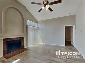 10218 Basin Field Dr in San Antonio, TX - Building Photo - Building Photo