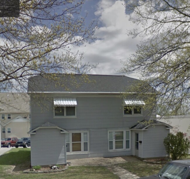 1102 N Elm St, Unit 1 in Rolla, MO - Foto de edificio - Building Photo