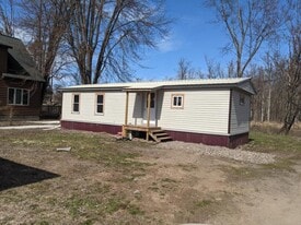 9096 Willow Grove Terrace in Canastota, NY - Building Photo