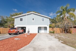 3101 N Canal Dr, Unit 3101 in Palm Harbor, FL - Building Photo