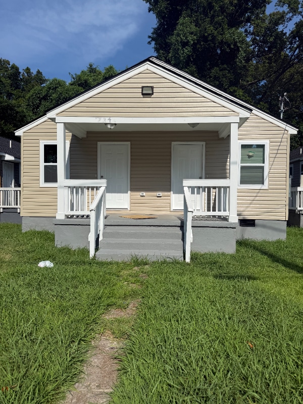property at 736 N Montgomery St