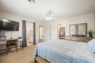 10389 Calypso Cave St in Las Vegas, NV - Building Photo - Building Photo