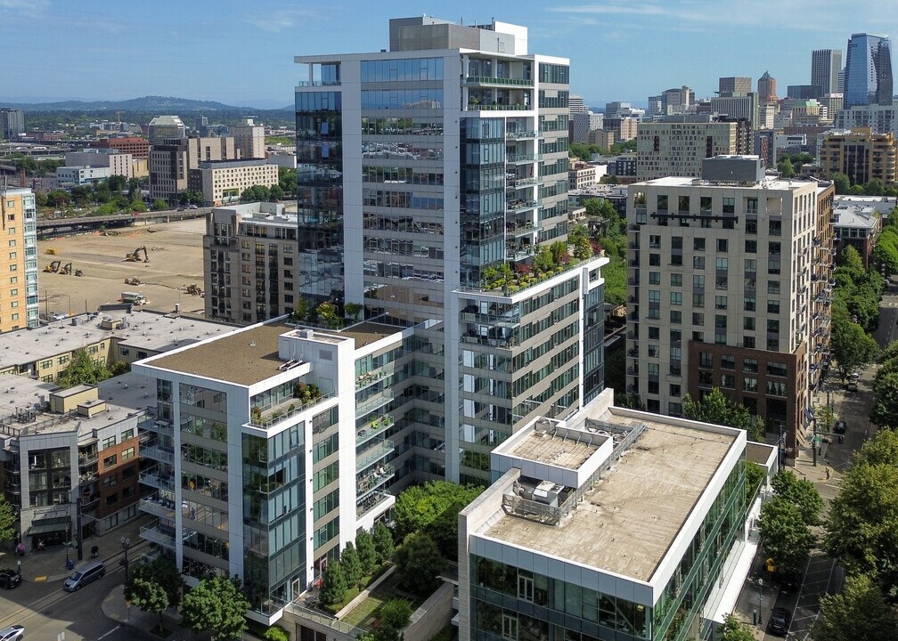 1001 NW Lovejoy, Unit #710 in Portland, OR - Building Photo