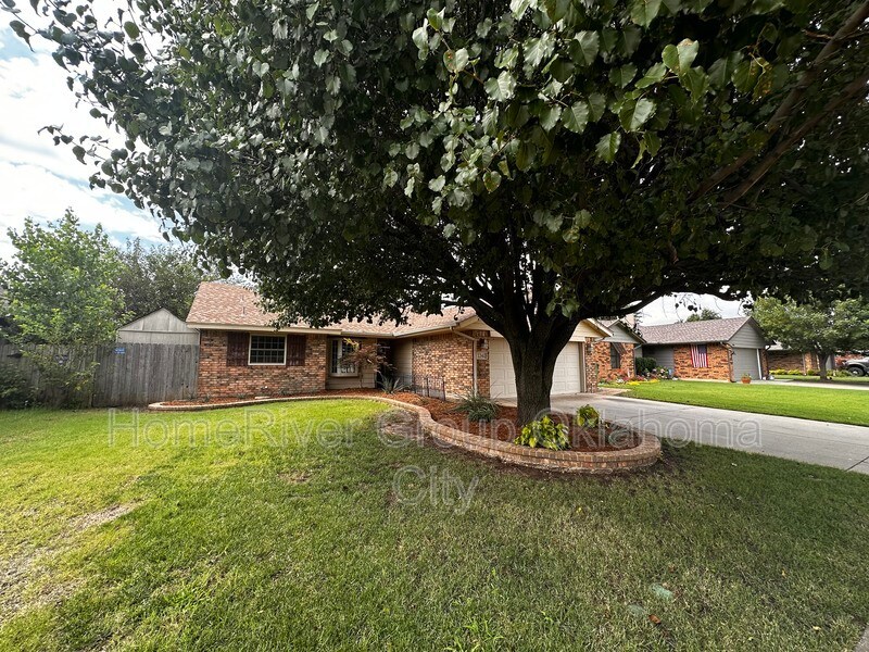 1340 Chimney Hill Rd in Yukon, OK - Building Photo