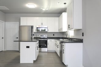 1006 Pocahontas Ave, Unit 1006 Unit 302 in Staunton, VA - Building Photo - Building Photo