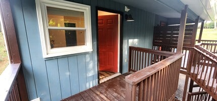 211 One Way St in Sevierville, TN - Foto de edificio - Building Photo