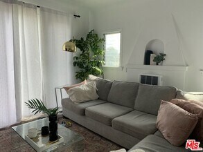 259 S Elm Dr in Beverly Hills, CA - Building Photo - Building Photo
