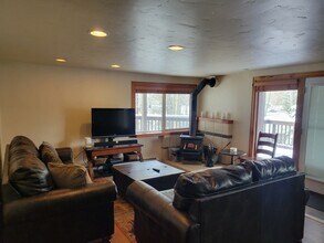 2821 Basingdale Blvd in Vail, CO - Foto de edificio - Building Photo