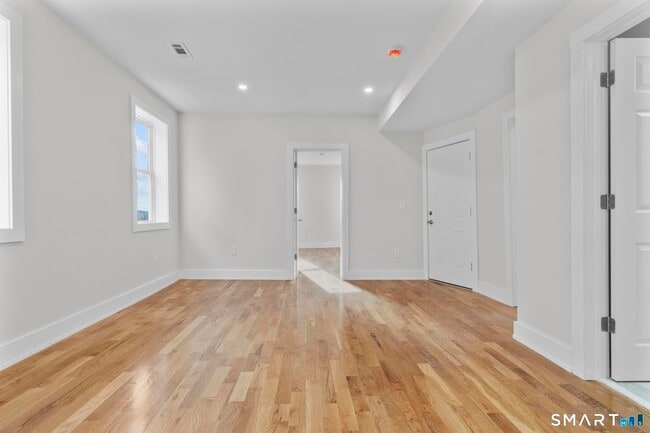 54 Plaza Ave in Waterbury, CT - Building Photo - Building Photo